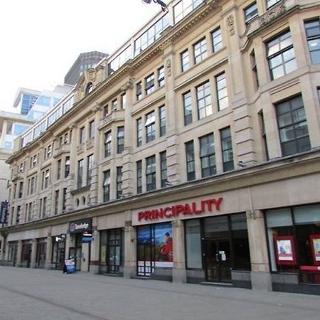 Travelodge Cardiff Central Queen Street Bagian luar foto