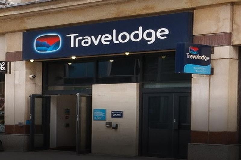 Travelodge Cardiff Central Queen Street Bagian luar foto