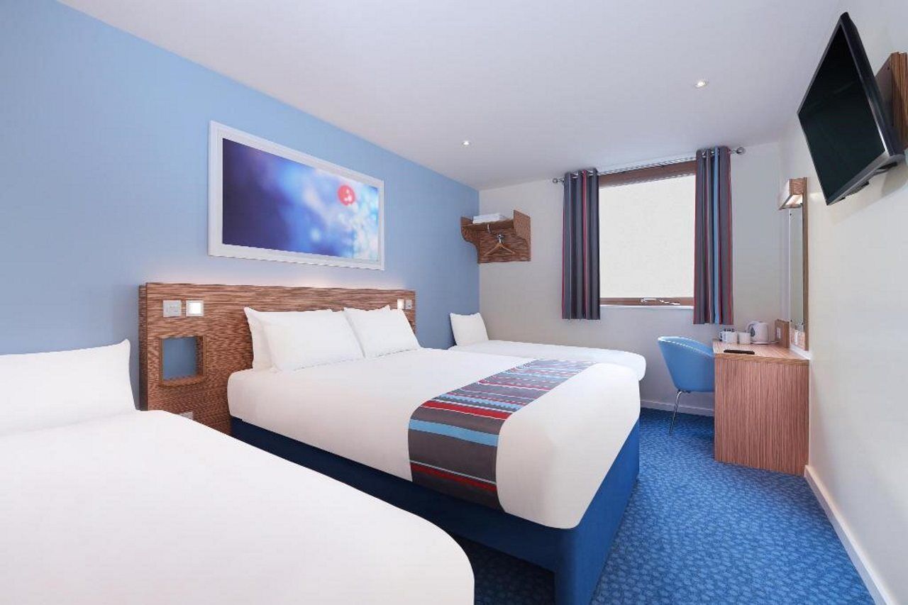 Travelodge Cardiff Central Queen Street Bagian luar foto