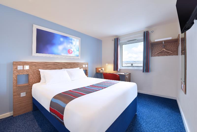 Travelodge Cardiff Central Queen Street Bagian luar foto